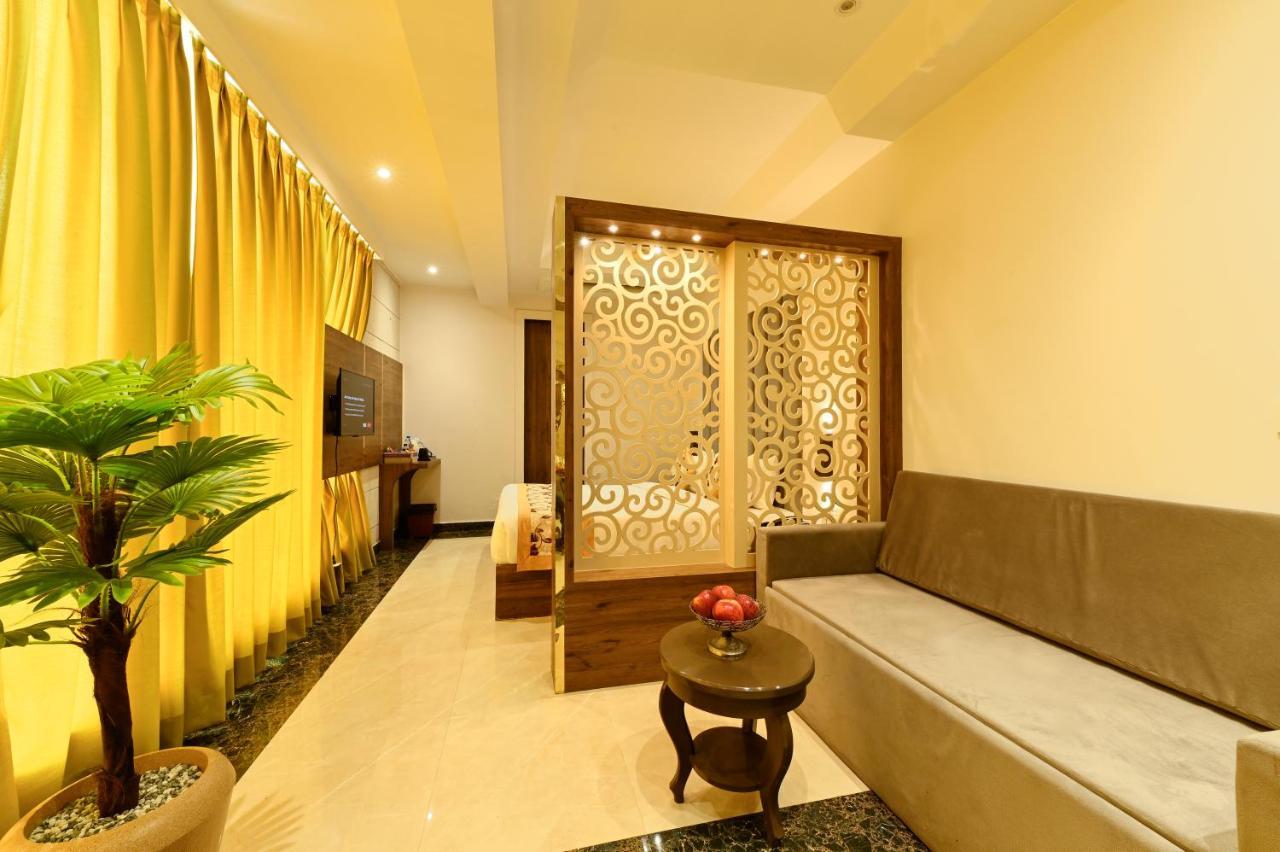 Hotel Avalon Palms Agra آغْرا المظهر الخارجي الصورة
