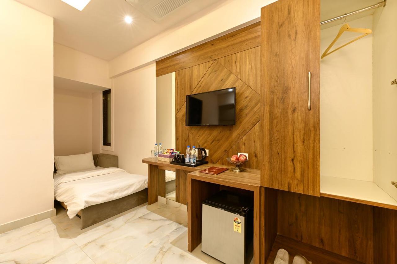 Hotel Avalon Palms Agra آغْرا المظهر الخارجي الصورة