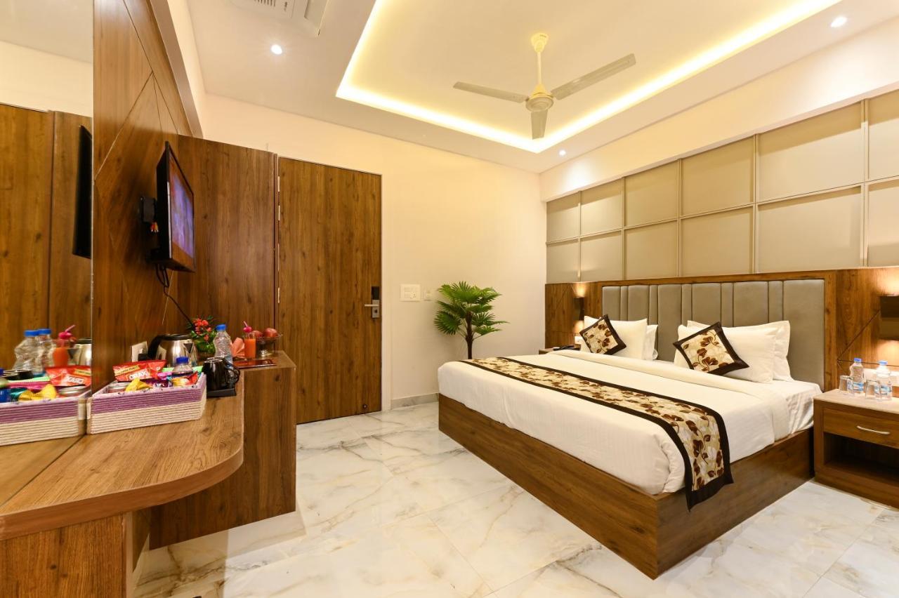 Hotel Avalon Palms Agra آغْرا المظهر الخارجي الصورة