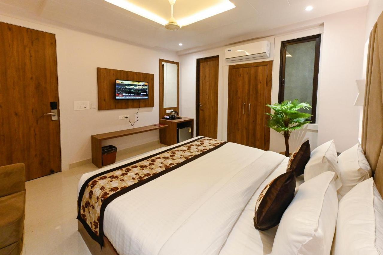 Hotel Avalon Palms Agra آغْرا المظهر الخارجي الصورة