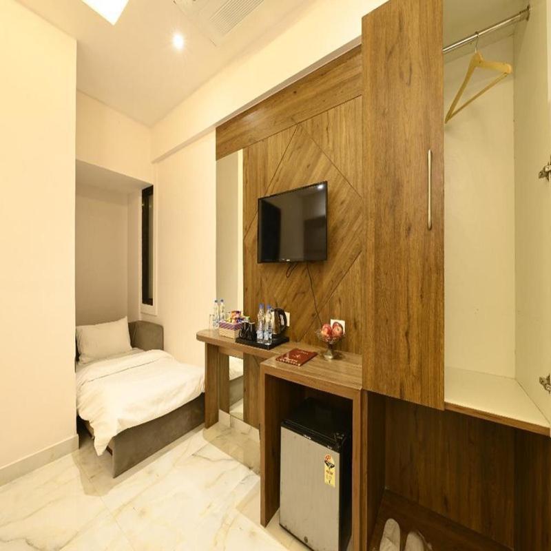 Hotel Avalon Palms Agra آغْرا المظهر الخارجي الصورة